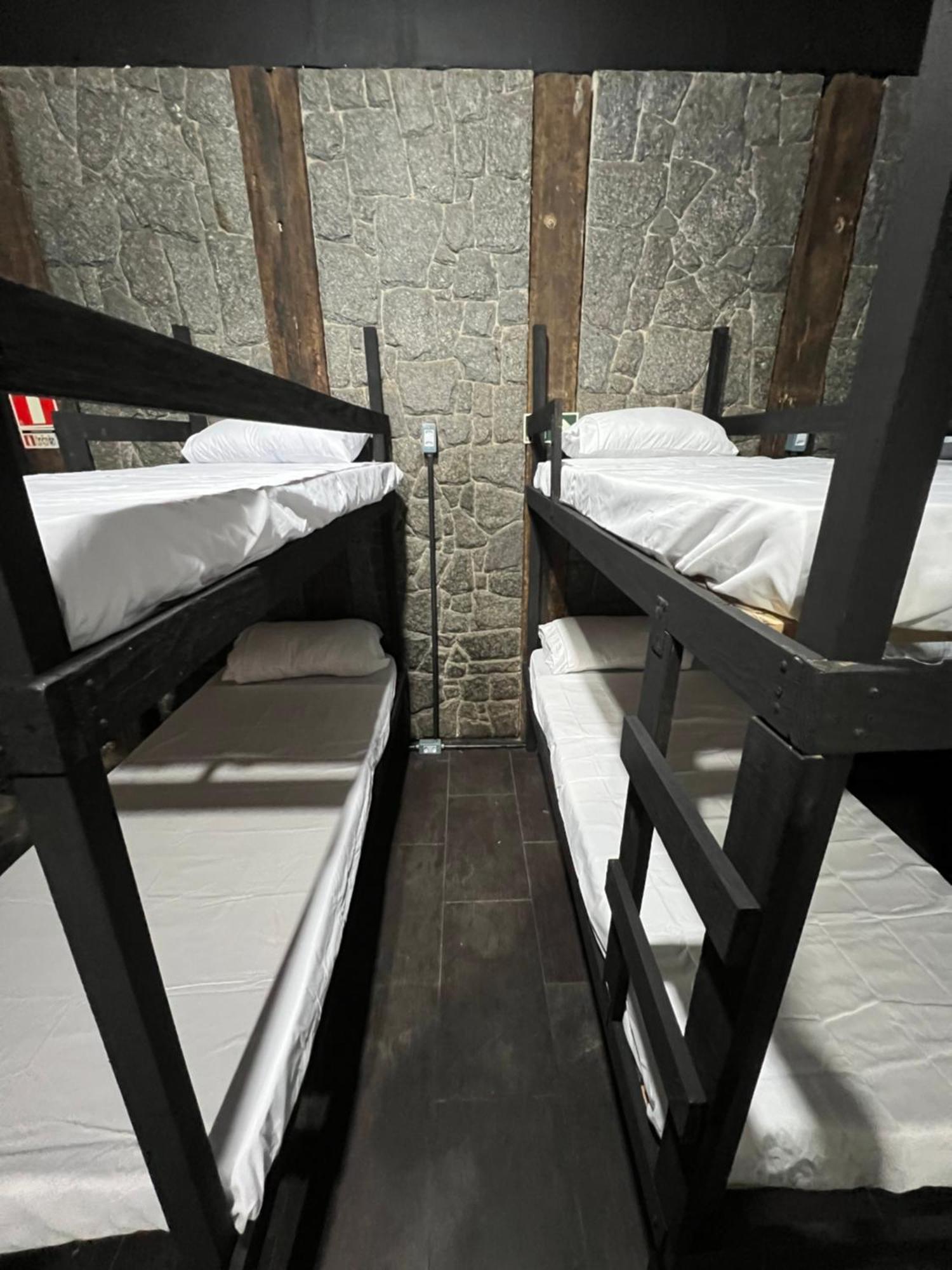 Hostal Castle Of Vibes -